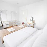 Direkt Am Bahnhof Mit Dachterasse Apartamento *